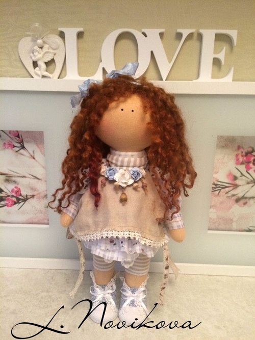 Photo of Интерьерная кукла 30 см  Выполнена из кукольного трикотажа Белый ангел. Набита холлофайбером