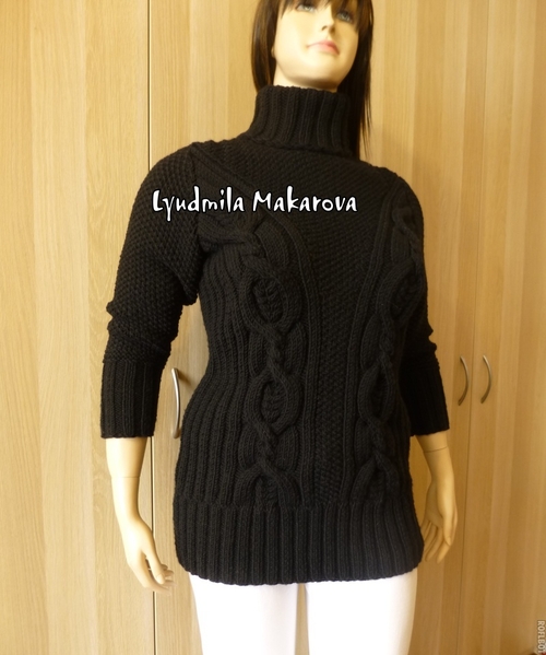 Фото для Теплый удлиненный свитер с косами