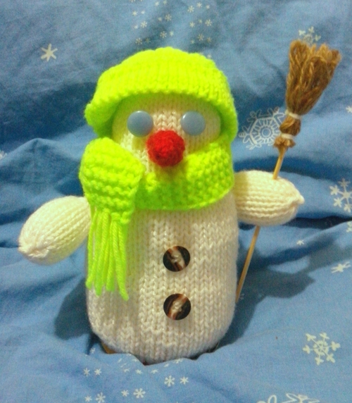 Фото для Снеговик с метлой связанный на спицах.