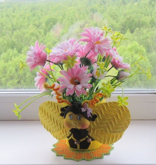 Фото для Кашпо-пчёлка с цветами из фоамирана. Полностью ручная работа.