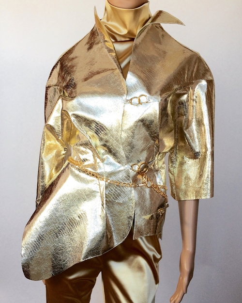 Photo of Куртка из кожи золотого цвета